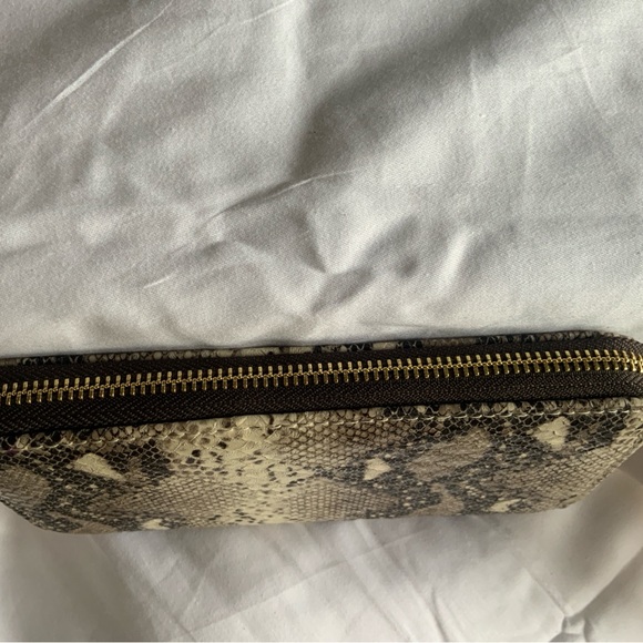 INDIGO NWOT Snakeskin Faux Leather Wallet, Brown & Cream - Picture 6 of 6